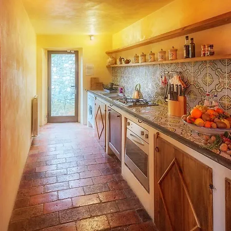 Sleeps 3 Pool Air Con Wifi *