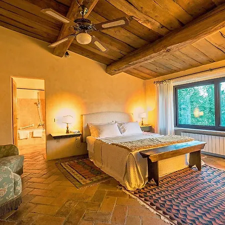Sleeps 3 Pool Air Con Wifi * Умбертиде